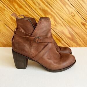 Coclico Leather Wrap Ankle Boots